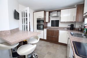 Kitchen- click for photo gallery